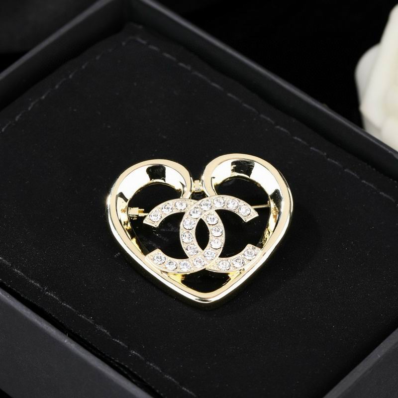 Chanel Brooch 03yxs193